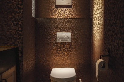 sfeervol behang in toilet
