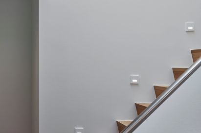 Minimalistische afwerking in privéwoning